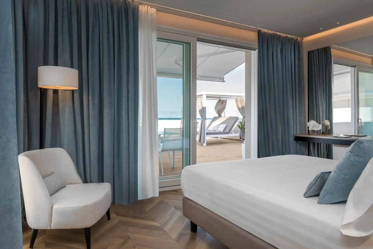 Litoraneo Suite Hotel Rimini 4*,